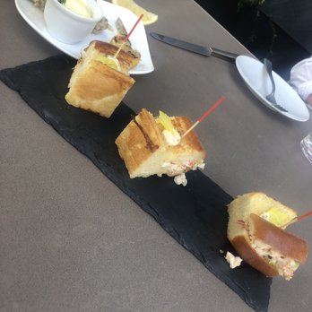 D Bar - The REAL lobster roll - Lounges Near Me - Toronto, Ontario