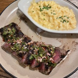 Tri tip with mac 'n cheese