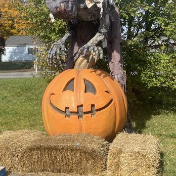 The Great Pumpkin Farm - Pumpkin Patches Near Me - Clarence, New York