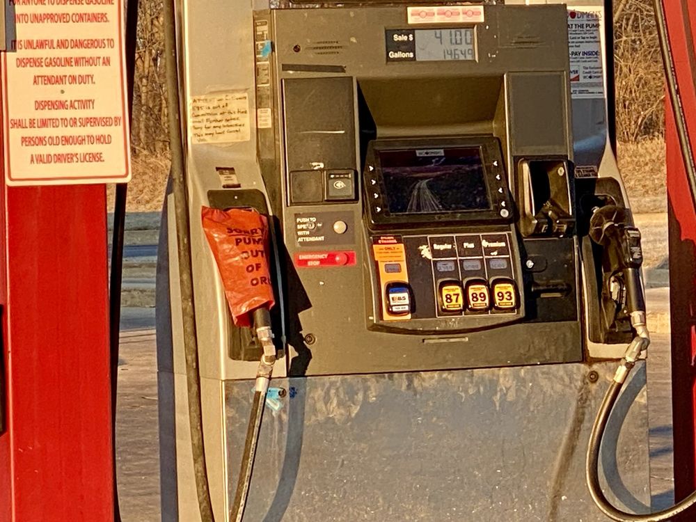 WOODMAN’S GAS AND LUBE Updated September 2024 14 Photos & 15 Reviews 151 Hansen Blvd