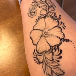 Adorned Kauai Henna & Jagua Body Art - Hibiscus flower in Jagua