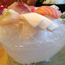 Arigato Sushi - The dish is made out of ice! How awesome!