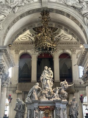 Basilica Santa Maria della Salute by null