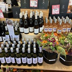 Rosemont Market And Bakery - Front display