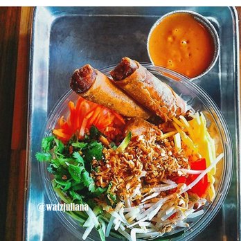 Roll Play - LOOK AT THIS BOWL!! They got so much meat inside too! - Vietnamese Near Me - Vienna, Virginia Roll Play - LOOK AT THIS BOWL!! They got so much meat inside too! - Vietnamese Near Me - Vienna, Virginia