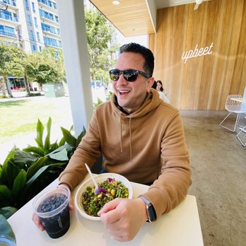 Upbeet - Coconut Kale Salad with Tuna & Charcoal Lemonade - Salad Near Me - Atlanta, Georgia