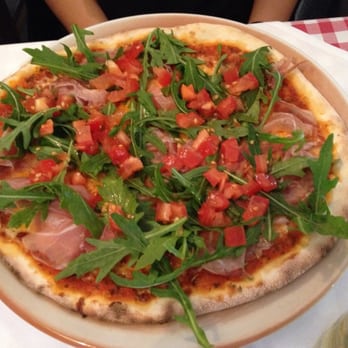 Trattoria Maria - Arugula, ham, veggies - Italian Near Me - Kevelaer, NW