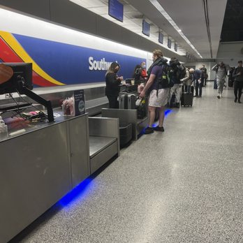 Southwest Airlines - 1/5/23 This 5-8 person 4am team processed 80 people in approx 11 minutes; great job! - Airlines Near Me - Oakland, California Southwest Airlines - 1/5/23 This 5-8 person 4am team processed 80 people in approx 11 minutes; great job! - Airlines Near Me - Oakland, California