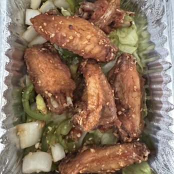 Kowloon Cafe - Salt & Pepper Chicken Wings Can those bones even be considered a "6th" wing?! - Hong Kong Style Cafe Near Me - Brooklyn, New York