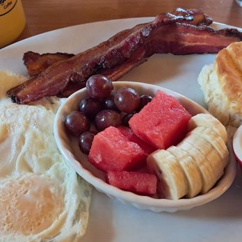 Elmer's Restaurant - Breakfast & Brunch Near Me - Tacoma, Washington