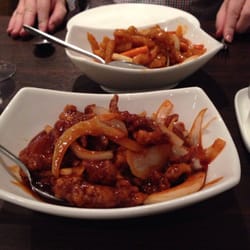 G-wu - Crispy beef in ok sauce and shredded chicken in garlic and chilli sauce