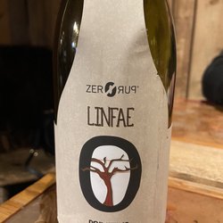 Cabane d'à Côté - Bio wine- thing is for wine they should have more availability it's either 40 or 80 or 130. They need a better selection