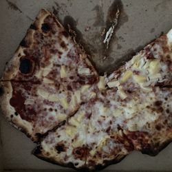 Keller Wood Fire Pizza Food Truck - Top side of a Keller's wood fired Hawaiian Pizza (I.e. ham & pineapple). So...so...good!