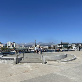 Bohol Circle Park - Parks Near Me - Alameda, California