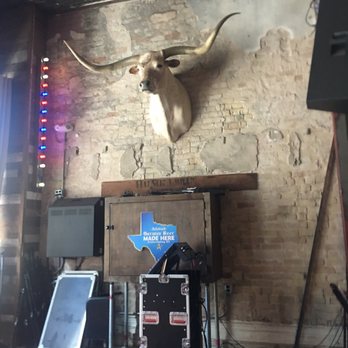 Cooper's Old Time Pit Bar-B-Que - Nice stage upstairs with live music. - Barbeque Near Me - Austin, Texas Cooper's Old Time Pit Bar-B-Que - Nice stage upstairs with live music. - Barbeque Near Me - Austin, Texas