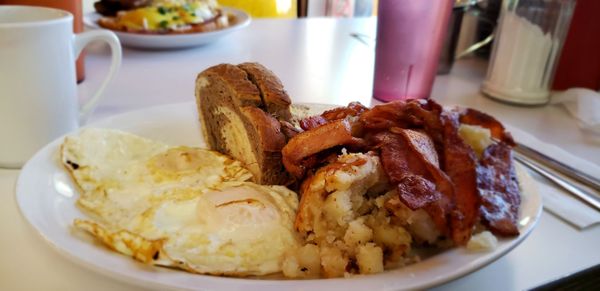 Belmont Diner Marda Loop by null