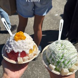 Strawberry mango sago + Melona mochi haupia Strawberry mango sago + Melona mochi haupia