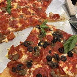 The Pizza (Large) W/Sausage and Pepperoni The Pizza (Large) W/Sausage and Pepperoni