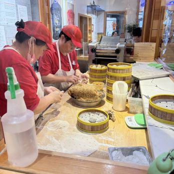 Din Soup Dumplings - Ladies hard at work - Dim Sum Near Me - Brooklyn, New York