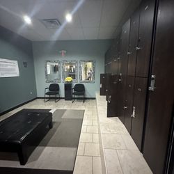 Carolina Fitness 544 - Women's locker room