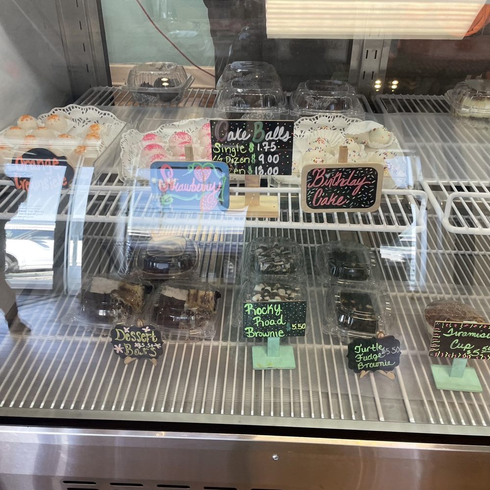 Cheesecake Royale Bakery - Selection of small treats - Bakeries Near Me - Dallas, Texas Cheesecake Royale Bakery - Selection of small treats - Bakeries Near Me - Dallas, Texas