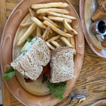 The Stone House Cafe - BLAT with fries - New American Near Me - Reno, Nevada