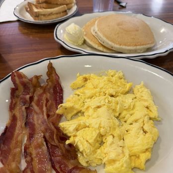 Anna Miller's - Pale pancakes and perfect bacon and scrambled eggs! - Bakeries Near Me - Aiea, Hawaii
