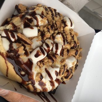 Cinnaholic - S'mores - Bakeries Near Me - Naperville, Illinois