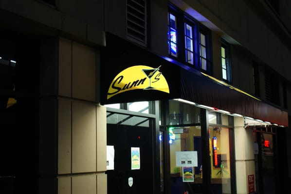 Sunny's by null