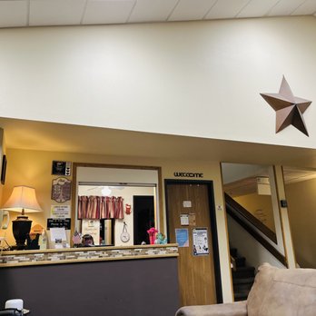 Super 8 by Wyndham Wall - Hotels Near Me - Wall, South Dakota