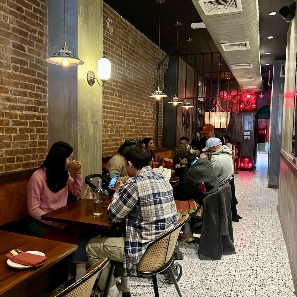 Valla Table - Inside - Thai Near Me - New York, New York Valla Table - Inside - Thai Near Me - New York, New York