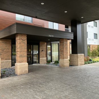 Courtyard by Marriott Traverse City - Entry - Hotels Near Me - Traverse City, Michigan Courtyard by Marriott Traverse City - Entry - Hotels Near Me - Traverse City, Michigan