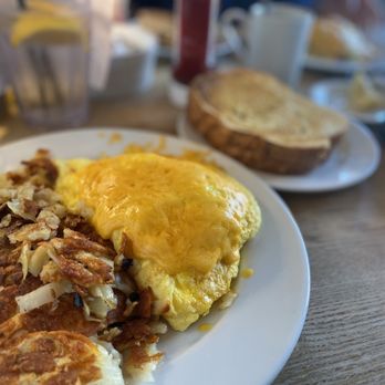 Jongewaard's Bake n Broil - Cheese Omelette - American Near Me - Long Beach, California