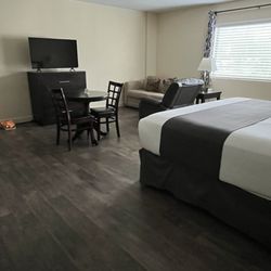 University Inn at Duke - Guest room