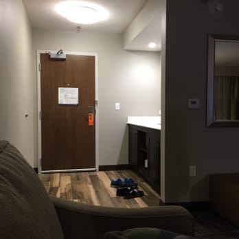 Hampton Inn & Suites Minooka - Room entrance - Hotels Near Me - Minooka, Illinois