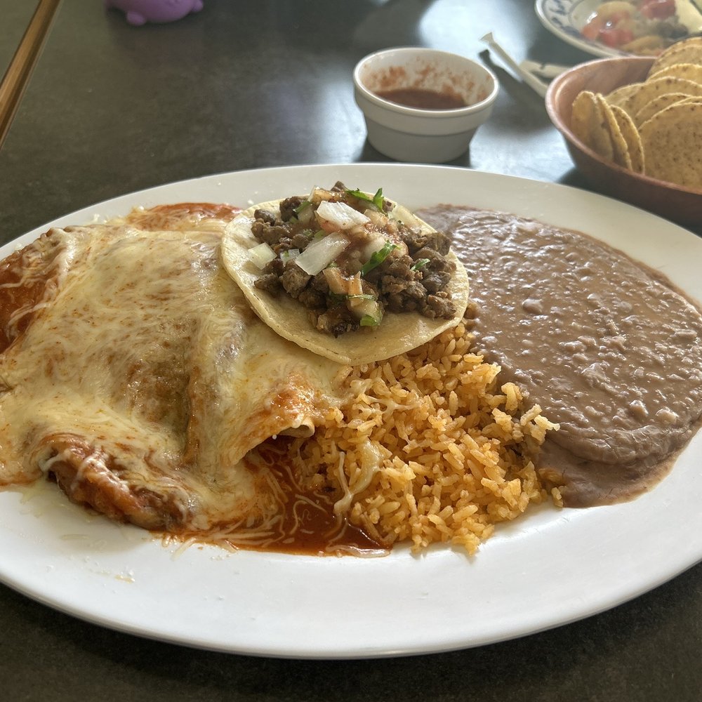 El Grullo Restaurant - Combo plate with a chile relleno, chicken enchilada, and carne asada taco - Fast Food Near Me - San Jose, California El Grullo Restaurant - Combo plate with a chile relleno, chicken enchilada, and carne asada taco - Fast Food Near Me - San Jose, California