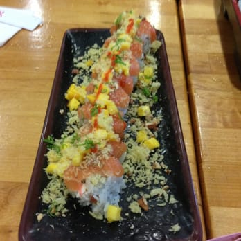 Ichima - Mango tango roll - Sushi Bars Near Me - Pasadena, California Ichima - Mango tango roll - Sushi Bars Near Me - Pasadena, California