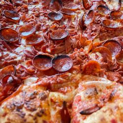 Pizza Garage - 14" New York style Via 313