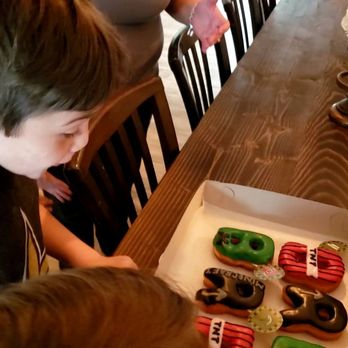Doh-Nut-Hut - Minecraft - Donuts Near Me - Los Alamitos, California