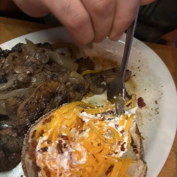 Texas Roadhouse - Steakhouses Near Me - Bakersfield, California