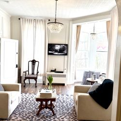 The Atherton Inn - The Ironstone Suite