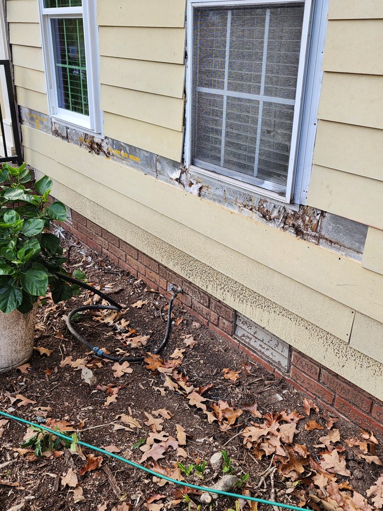 Slide of Gloria Aparicio - Handyman