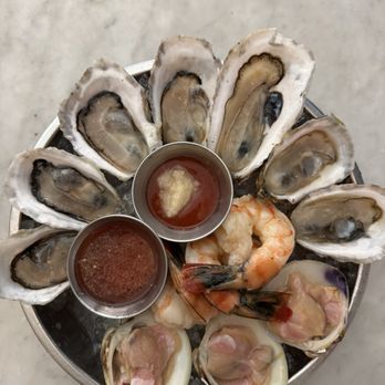 Neptune Oyster - Variety of oysters - Seafood Near Me - Boston, Massachusetts Neptune Oyster - Variety of oysters - Seafood Near Me - Boston, Massachusetts