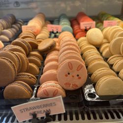 Macaron Cafe - Easter themed macarons