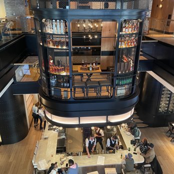 Yardbird Table & Bar - bar area - New American Near Me - Chicago, Illinois