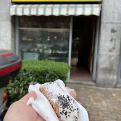 The best cannolo I tasted in Milan