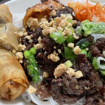 Mi Mi Restaurant - BBQ sugar cane shrimp, spring roll and BBQ beef vermicelli - Vietnamese Near Me - Toronto, Ontario