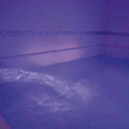 Float - Floatbecken - Massage Near Me - Hamburg, HH