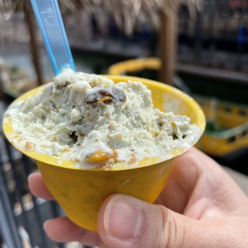 BRICKTOWN CANDY Updated September 2024 87 Photos & 51 Reviews 100