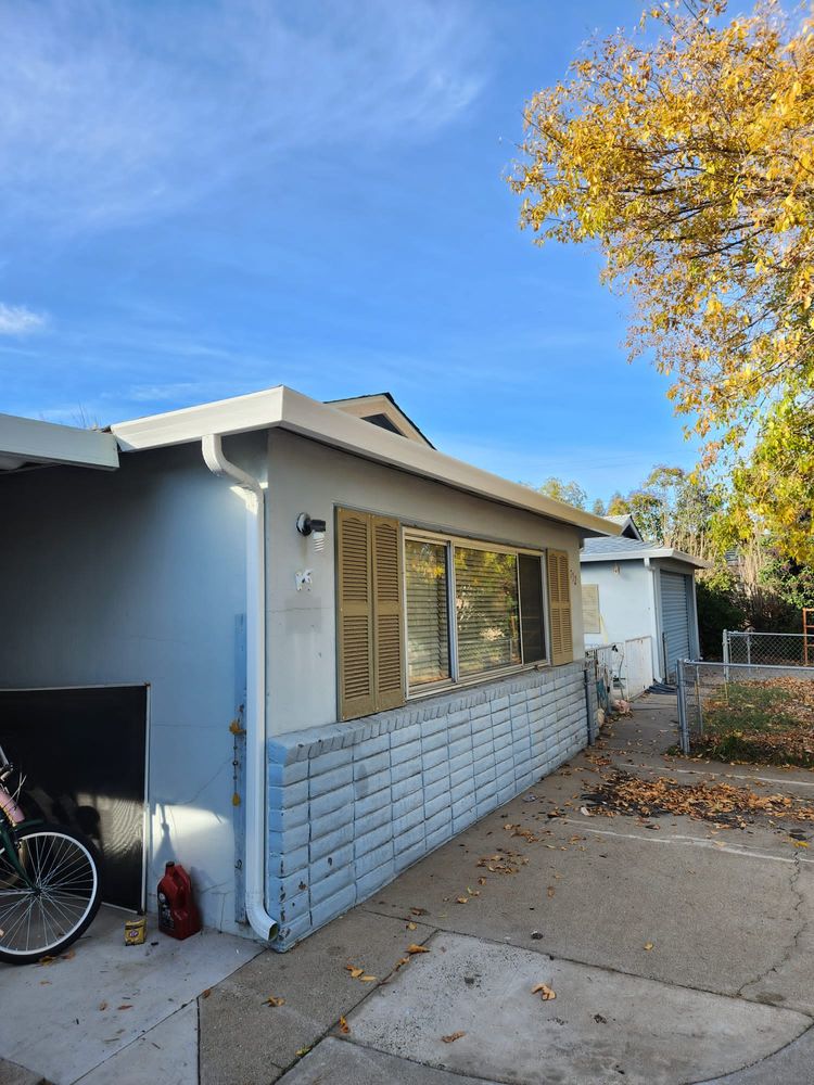 Slide of Claudex Roofing